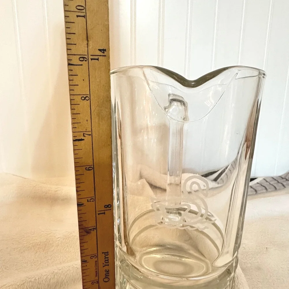 Luminarc Verrerie‎ D' Arques Glass Pitcher w Spout Etched Swan Clear Excellent